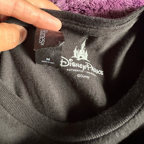 ❌SOLD❌ DISNEY TEE - Picture 2 of 2